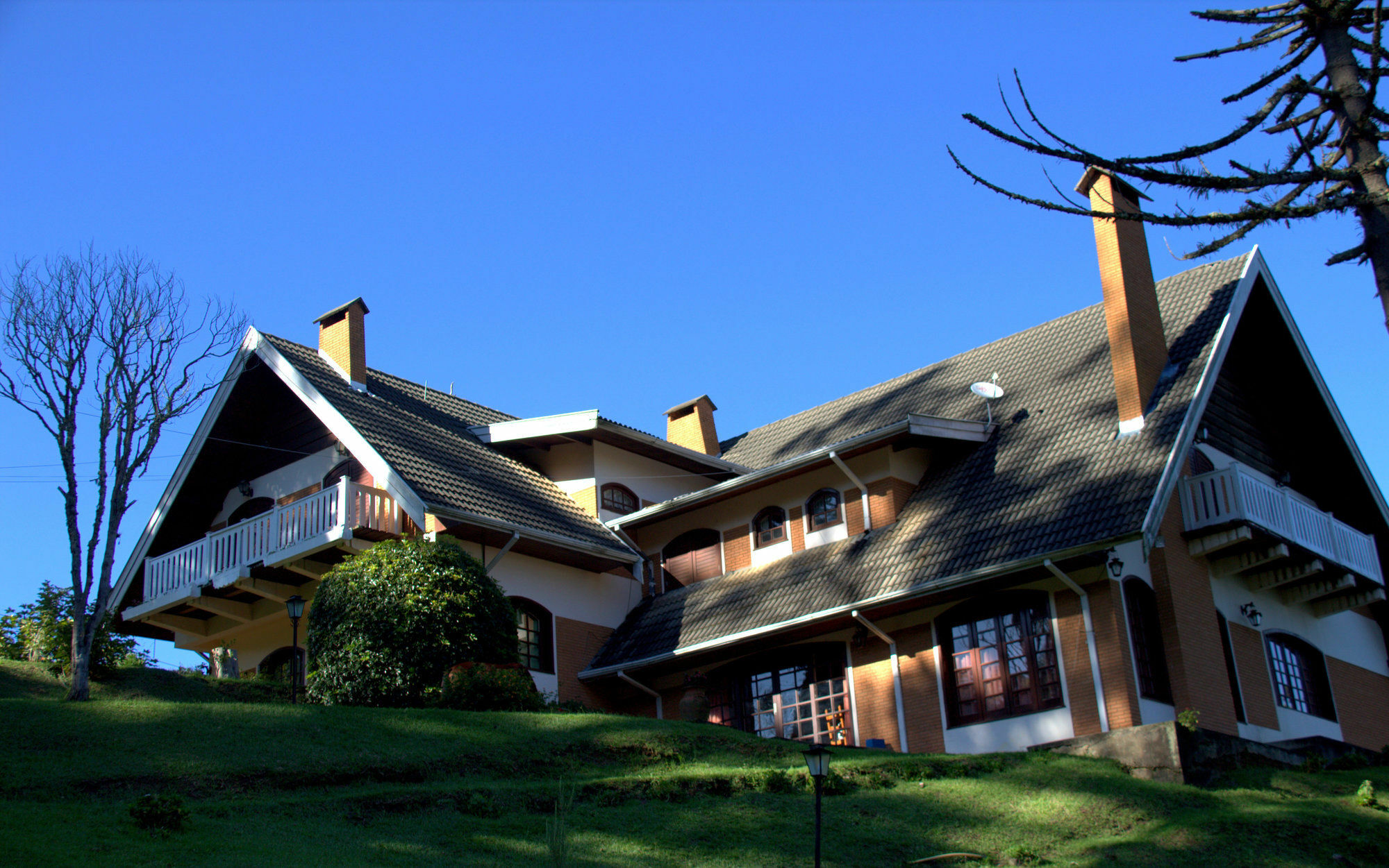 Pousada Marco Polo Campos do Jordão Exterior foto
